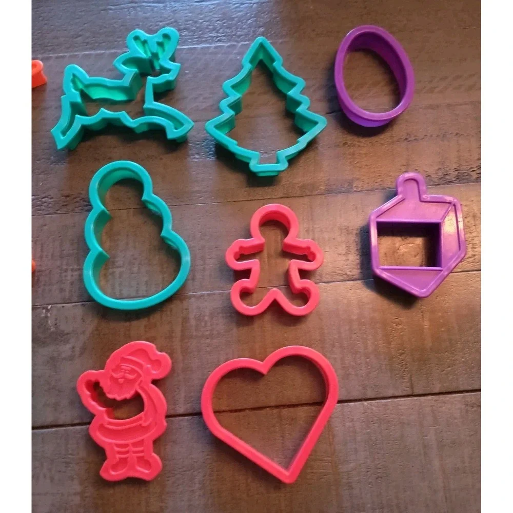 Farberware Holiday Cookie Cutters Set 14pcs‎ Thick Plastic Seasonal Shapes New